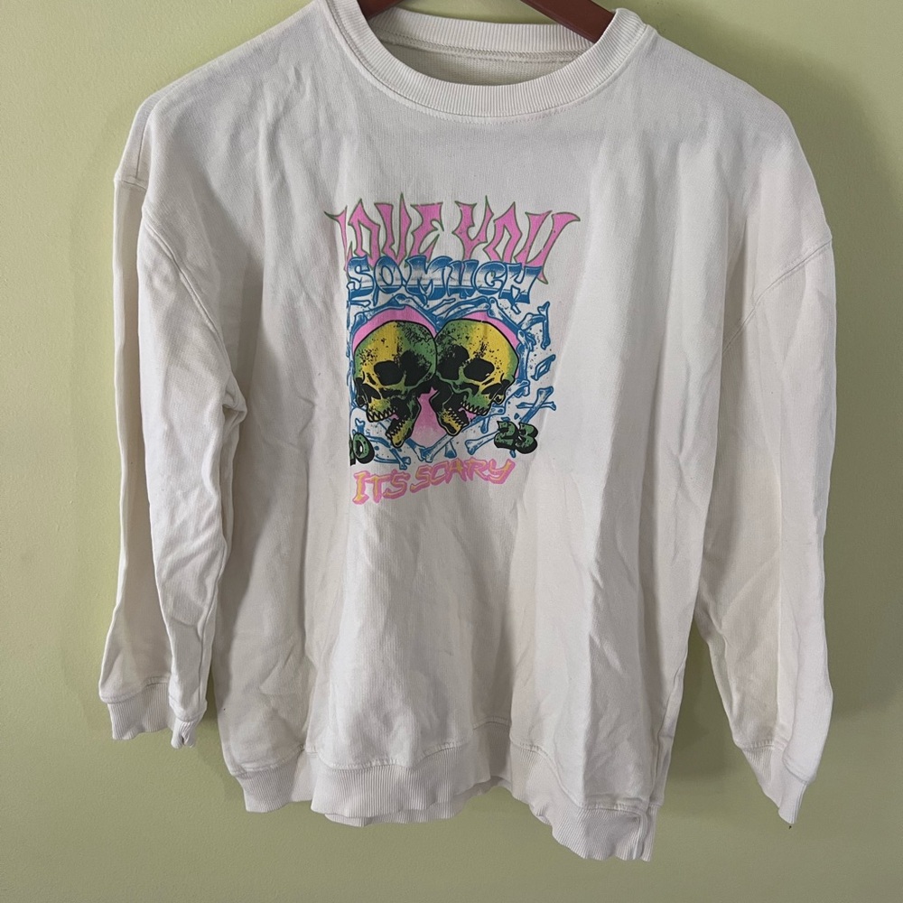 Graphic White Sweatshirt with Skull Design “Love you so much it’s scary”
